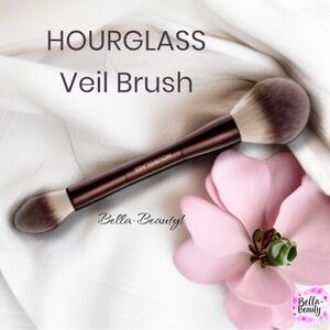 Hourglass Veil Powder Brush  ~NEW~  no box